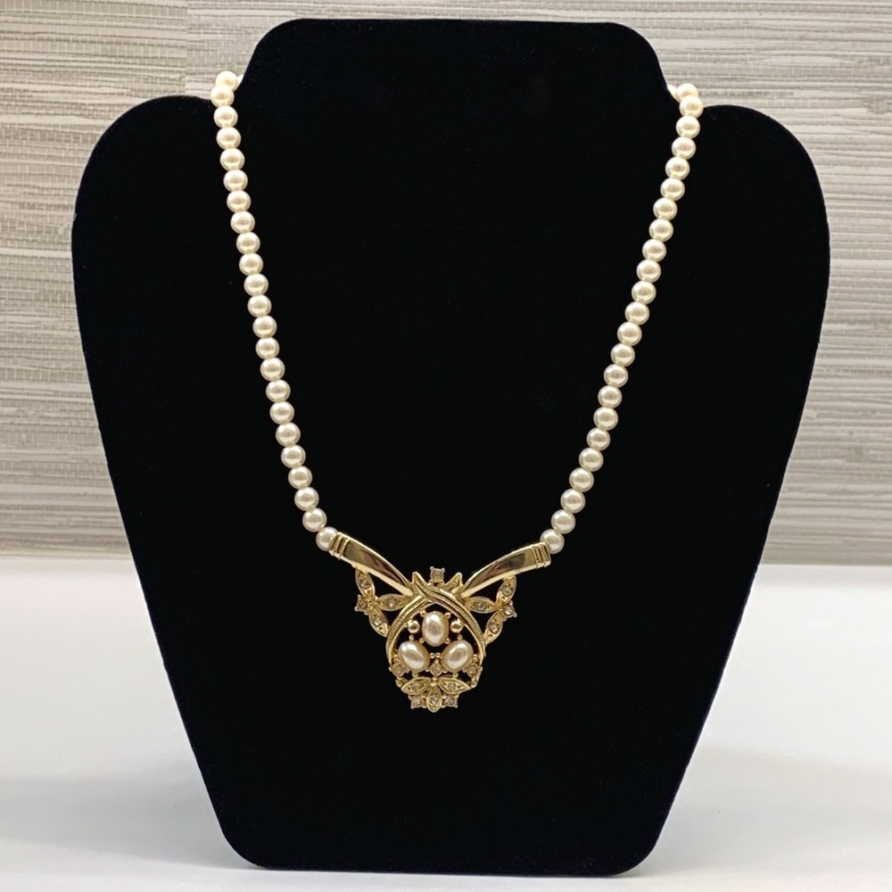 Vintage Pearl Necklace